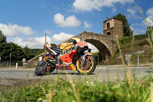 La moto di Marquez, dalla pista al Cammino di Santiago (5)