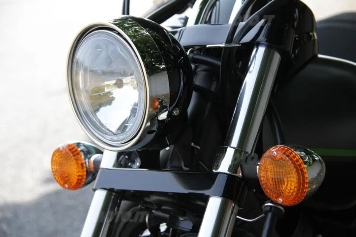 Kawasaki VN 900 Custom  (44)