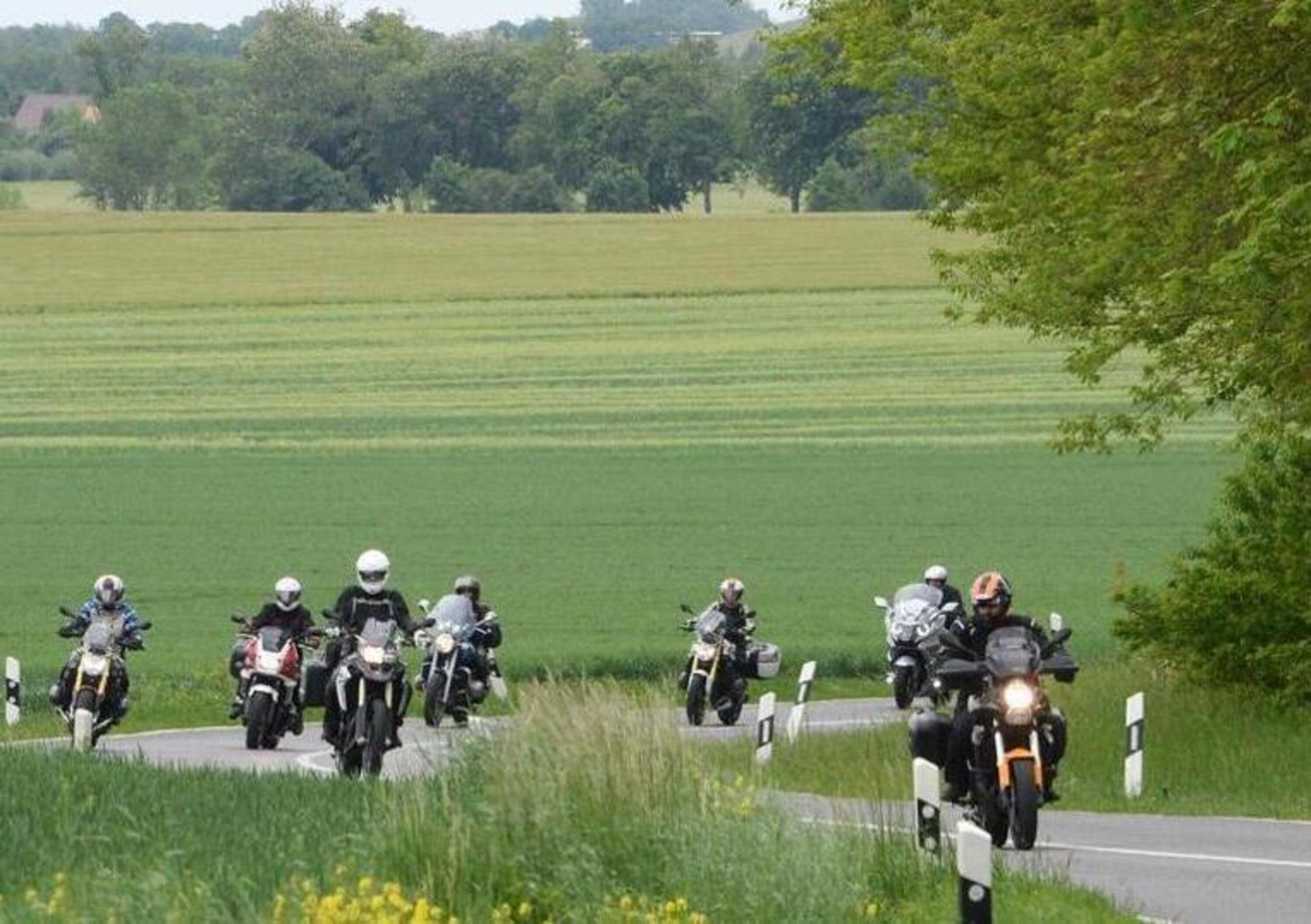 I motociclisti tedeschi manifestano contro i divieti di circolazione 