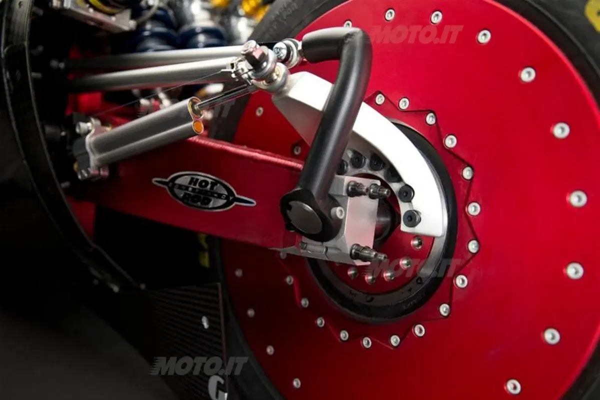 BMW e Triumph, missili europei a Bonneville (12)