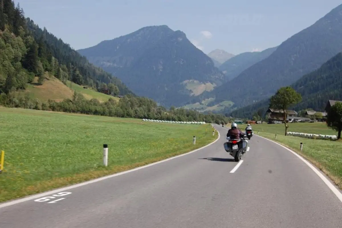 Slowriding Europe 2013: sfida al Grossglockner con la LML Star 150 (5)