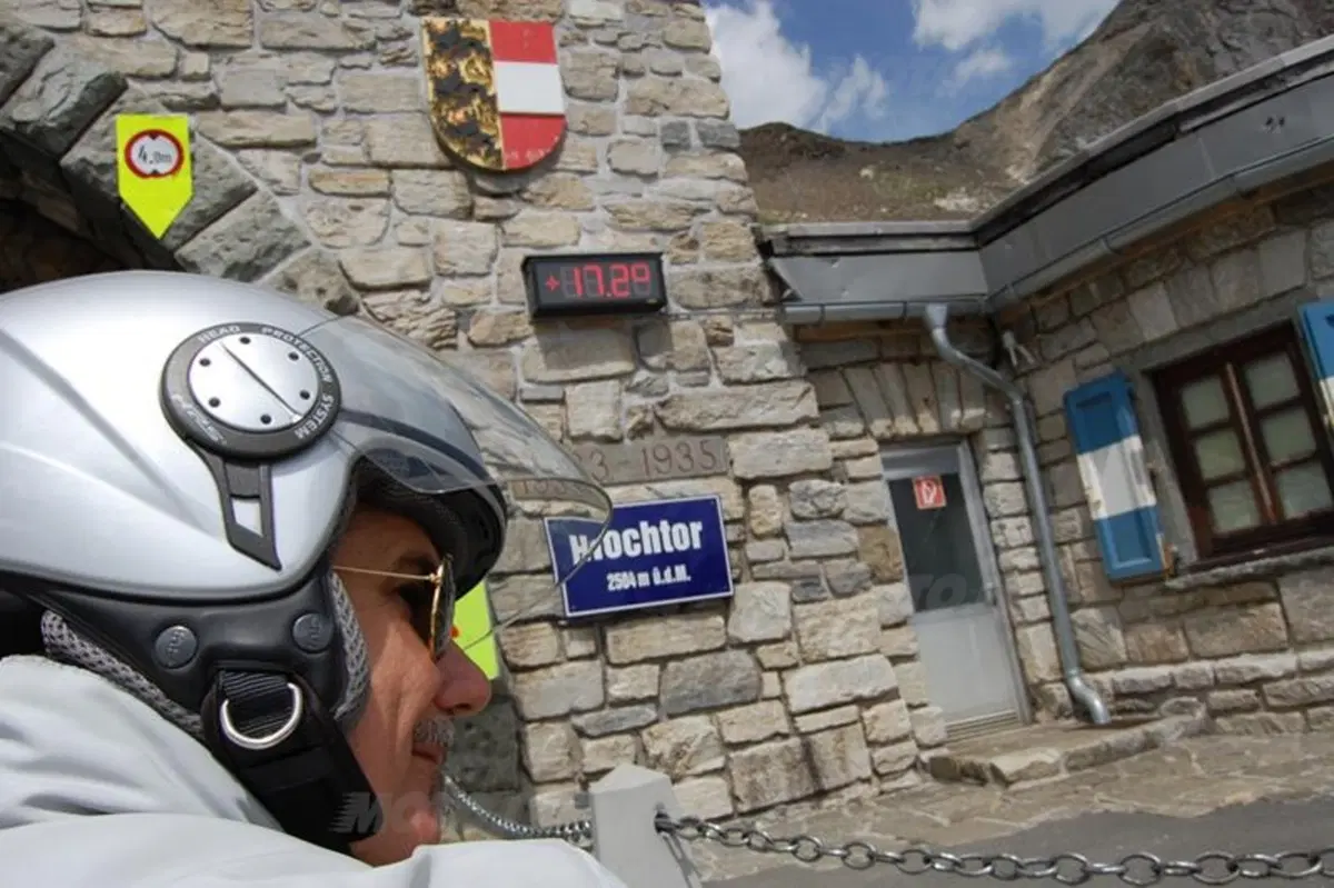 Slowriding Europe 2013: sfida al Grossglockner con la LML Star 150 (10)