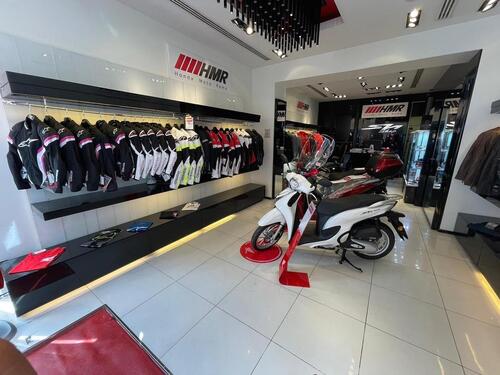 SH Shop: Honda nel salotto buono di Roma (5)