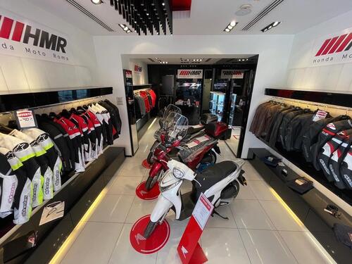 SH Shop: Honda nel salotto buono di Roma (8)