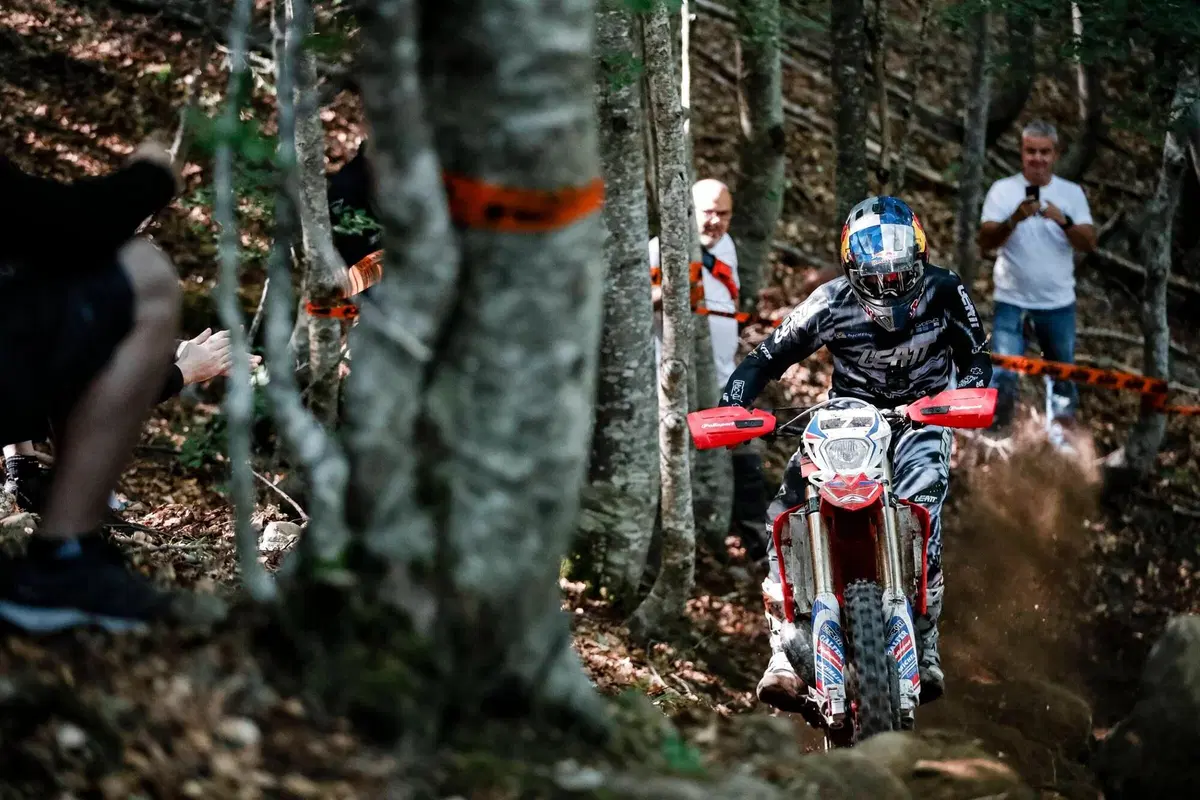Billy Bolt, Husqvarna. Pareggio UK, poi l’Italia di Abestone Mondiale dilaga (8)