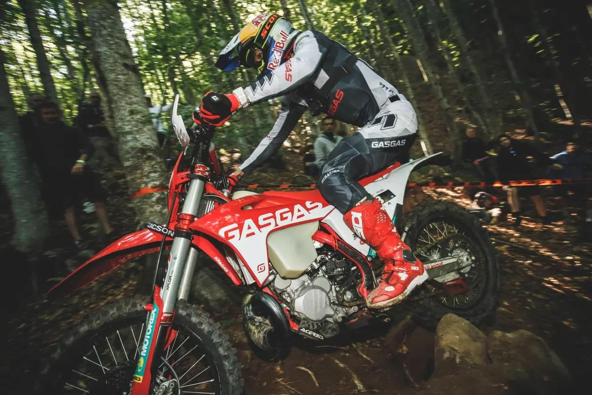 Billy Bolt, Husqvarna. Pareggio UK, poi l’Italia di Abestone Mondiale dilaga (9)