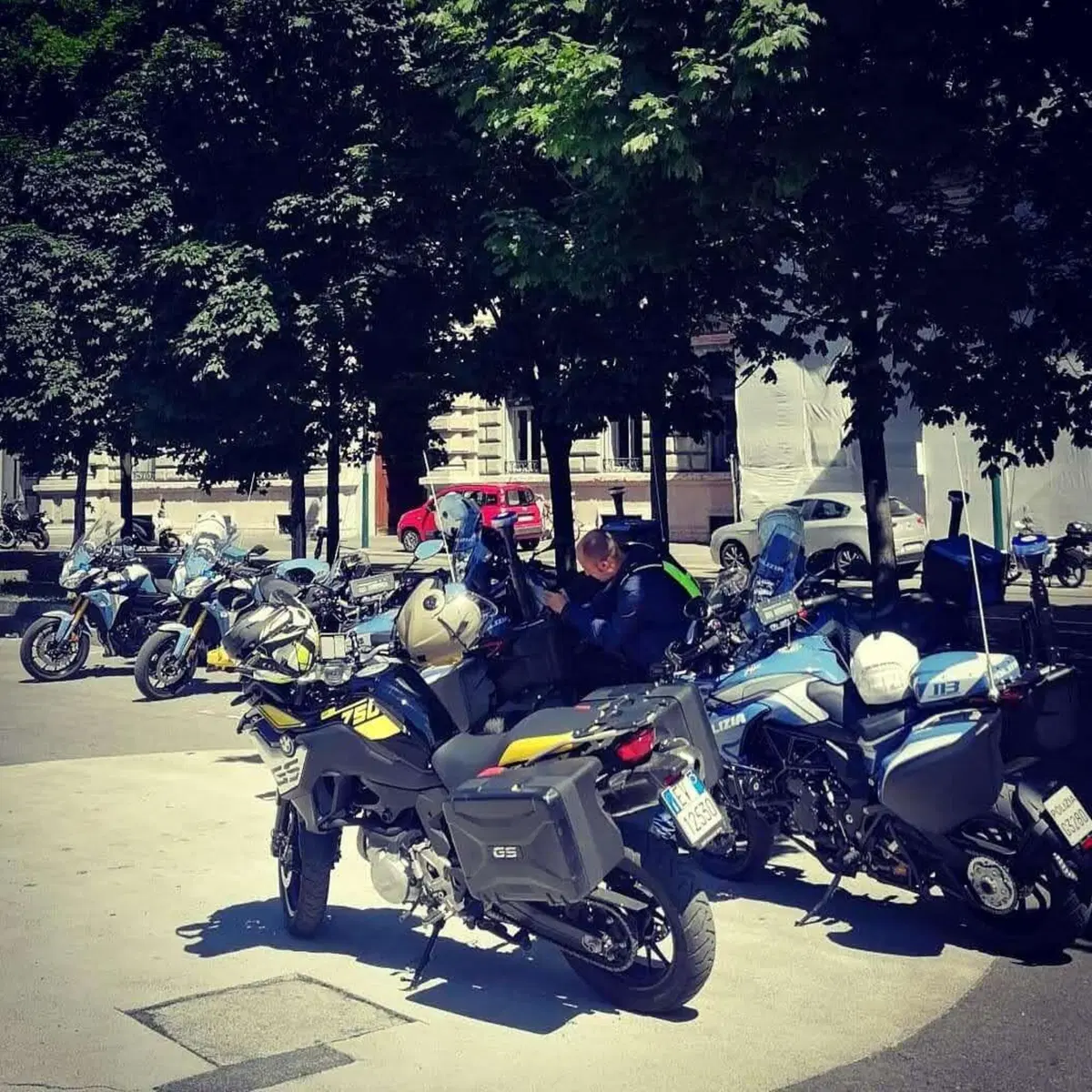 Polizia in azione! Con loro a sirene accese in emergenza a Milano: la vita delle Nibbio (6)