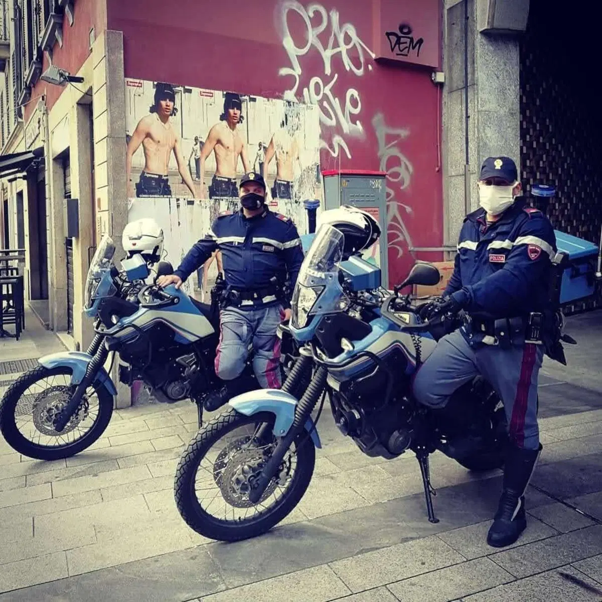 Polizia in azione! Con loro a sirene accese in emergenza a Milano: la vita delle Nibbio (7)