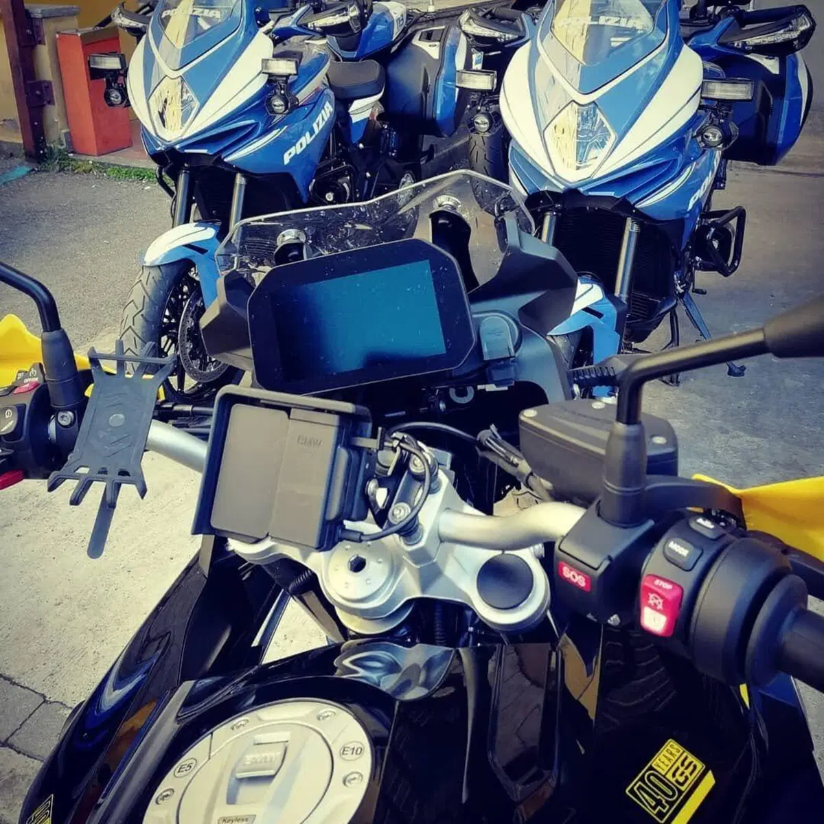Polizia in azione! Con loro a sirene accese in emergenza a Milano: la vita delle Nibbio (3)