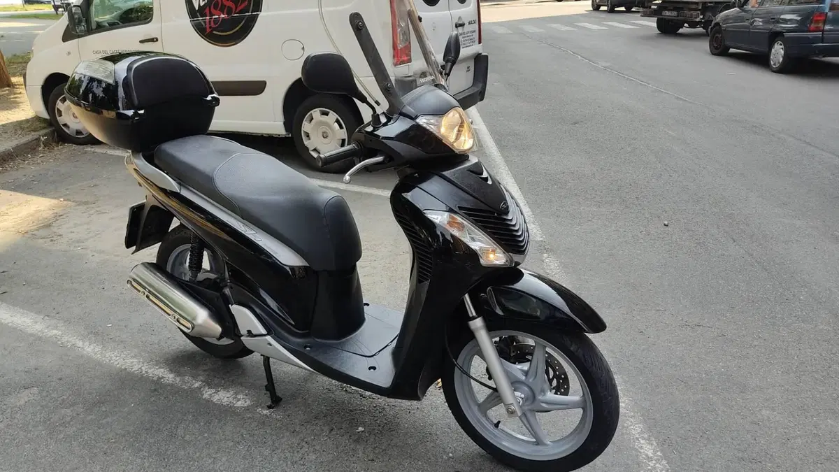Honda SH 125 i (2009 - 12) (2)
