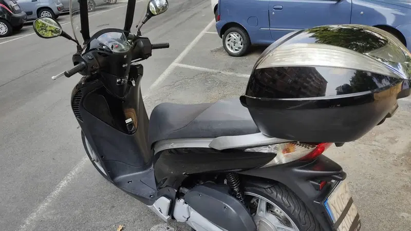 Honda SH 125 i (2009 - 12) (6)