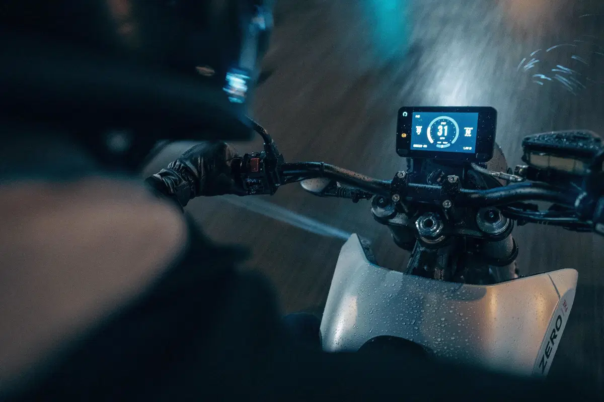 Zero presenta la nuova FXE (38)