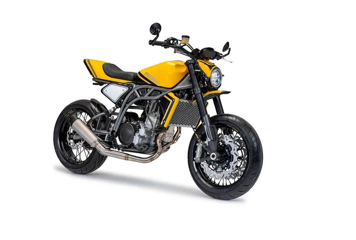 CCM, due nuove Spitfire per i 50 anni del marchio inglese (8)