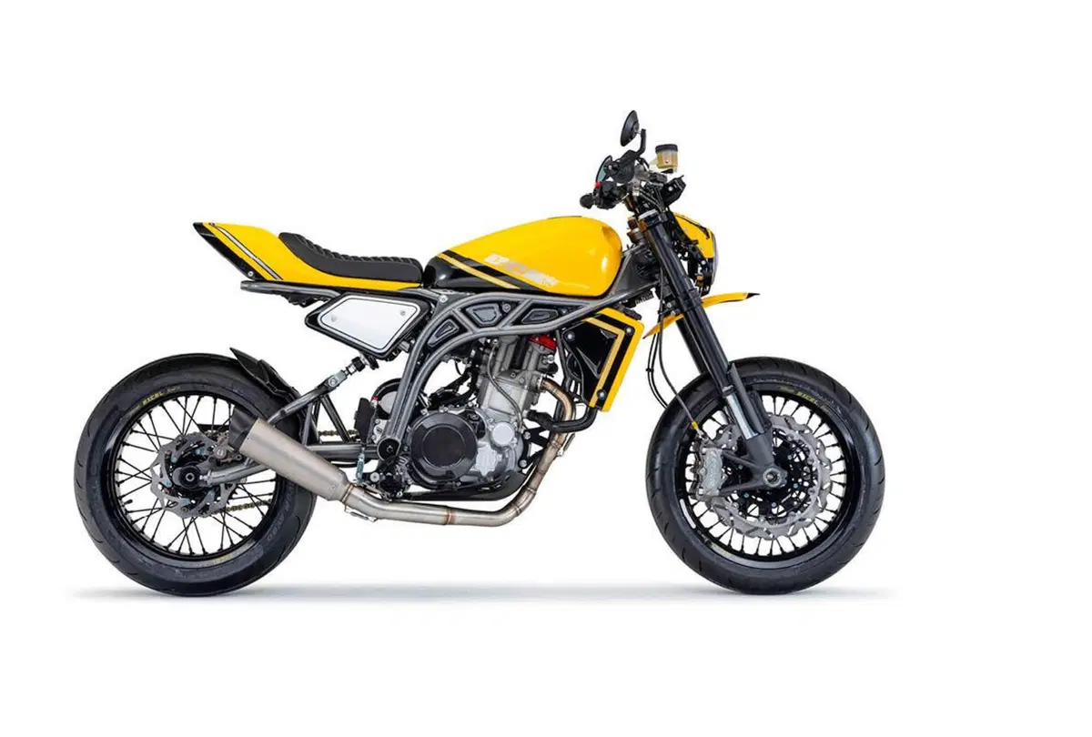CCM, due nuove Spitfire per i 50 anni del marchio inglese (10)