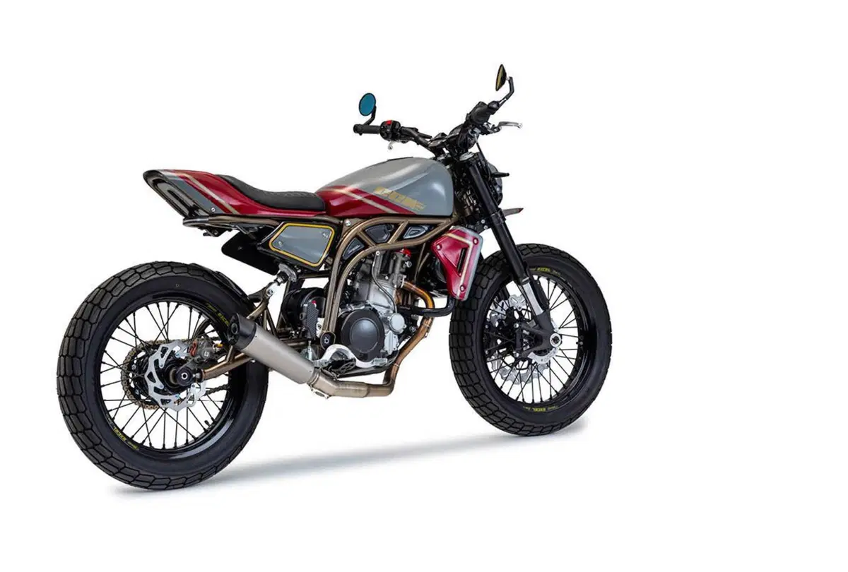 CCM, due nuove Spitfire per i 50 anni del marchio inglese (6)