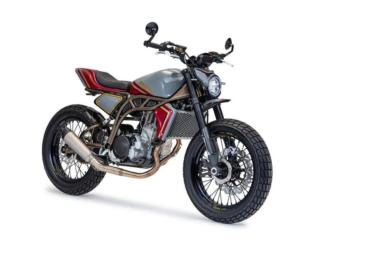 CCM, due nuove Spitfire per i 50 anni del marchio inglese (7)
