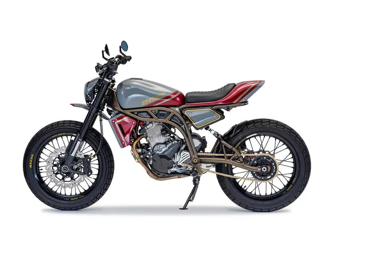 CCM, due nuove Spitfire per i 50 anni del marchio inglese (8)