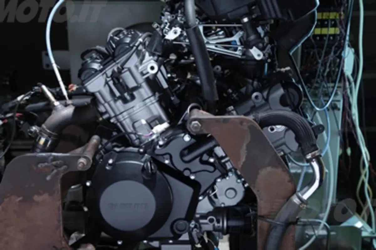 Suzuki V-Strom. Intervista a Eiji Sasaki, responsabile sviluppo motore (3)
