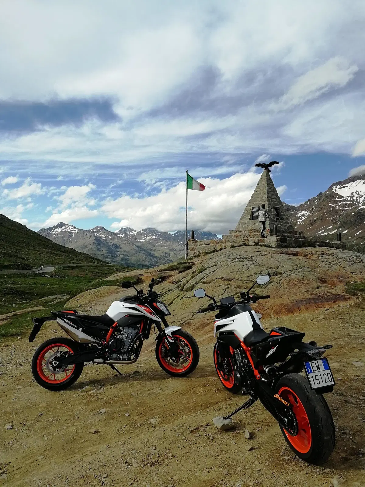 Sullo Stelvio con la KTM 890 Duke R: meglio le gomme da strada o da pista (omologate)? (4)