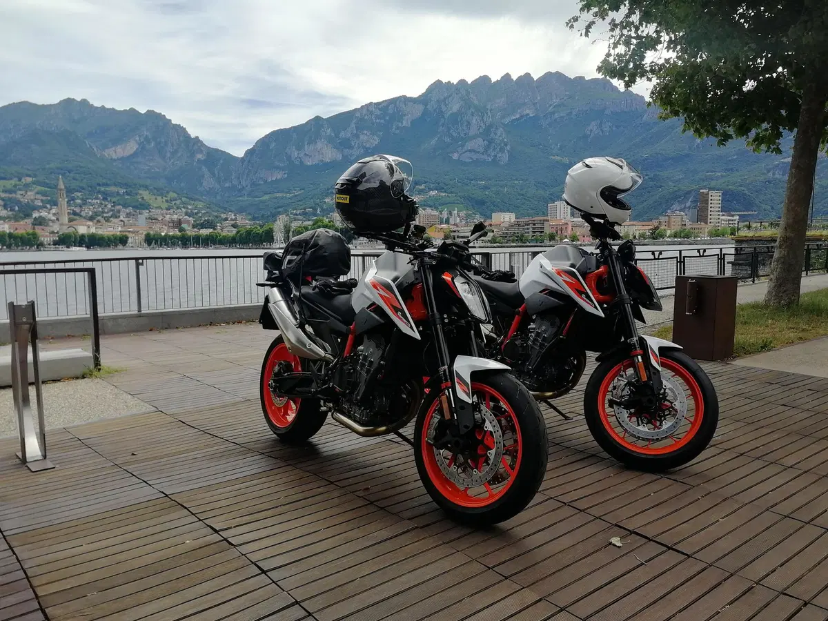 Sullo Stelvio con la KTM 890 Duke R: meglio le gomme da strada o da pista (omologate)? (5)