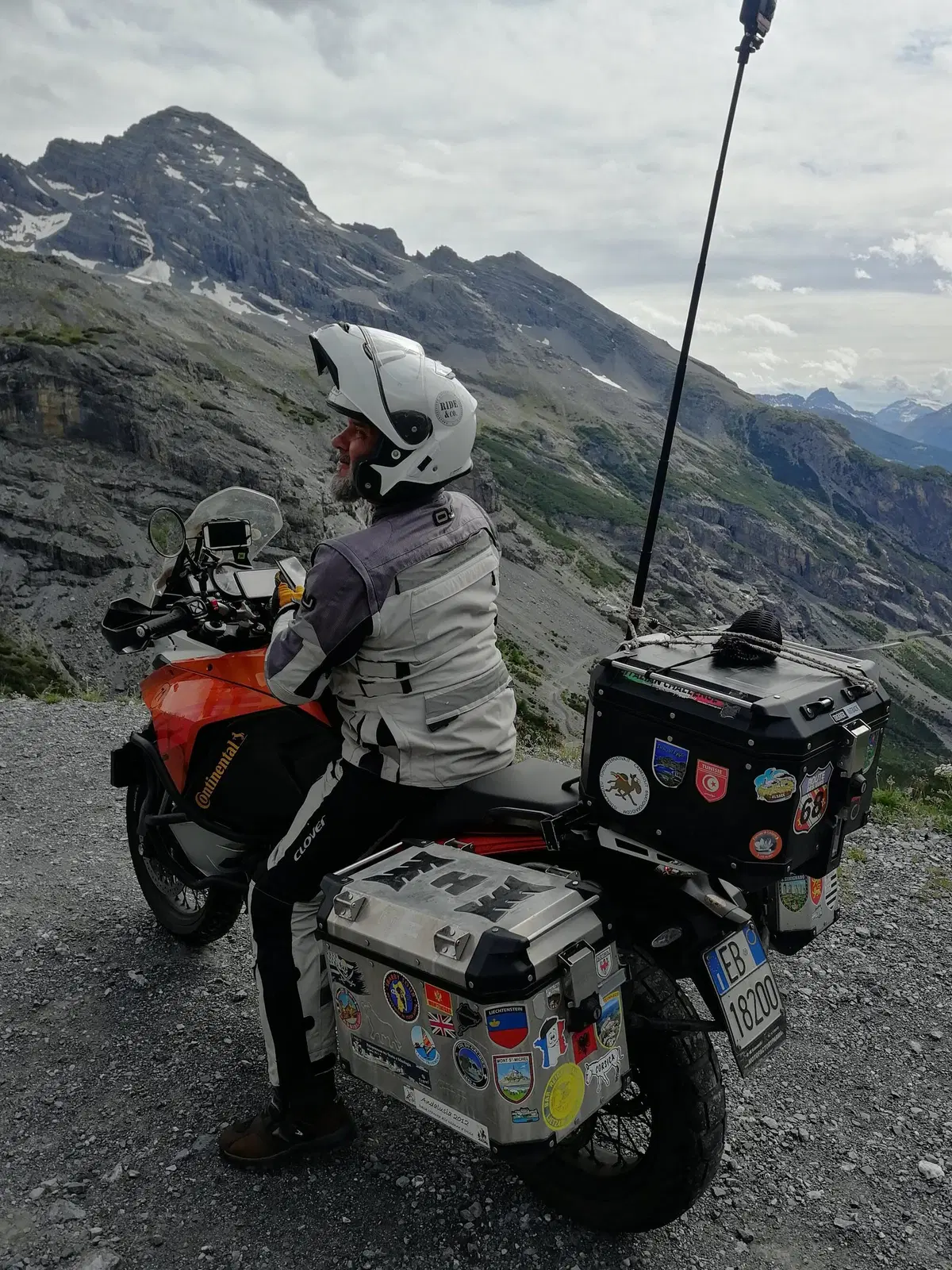 Sullo Stelvio con la KTM 890 Duke R: meglio le gomme da strada o da pista (omologate)? (9)