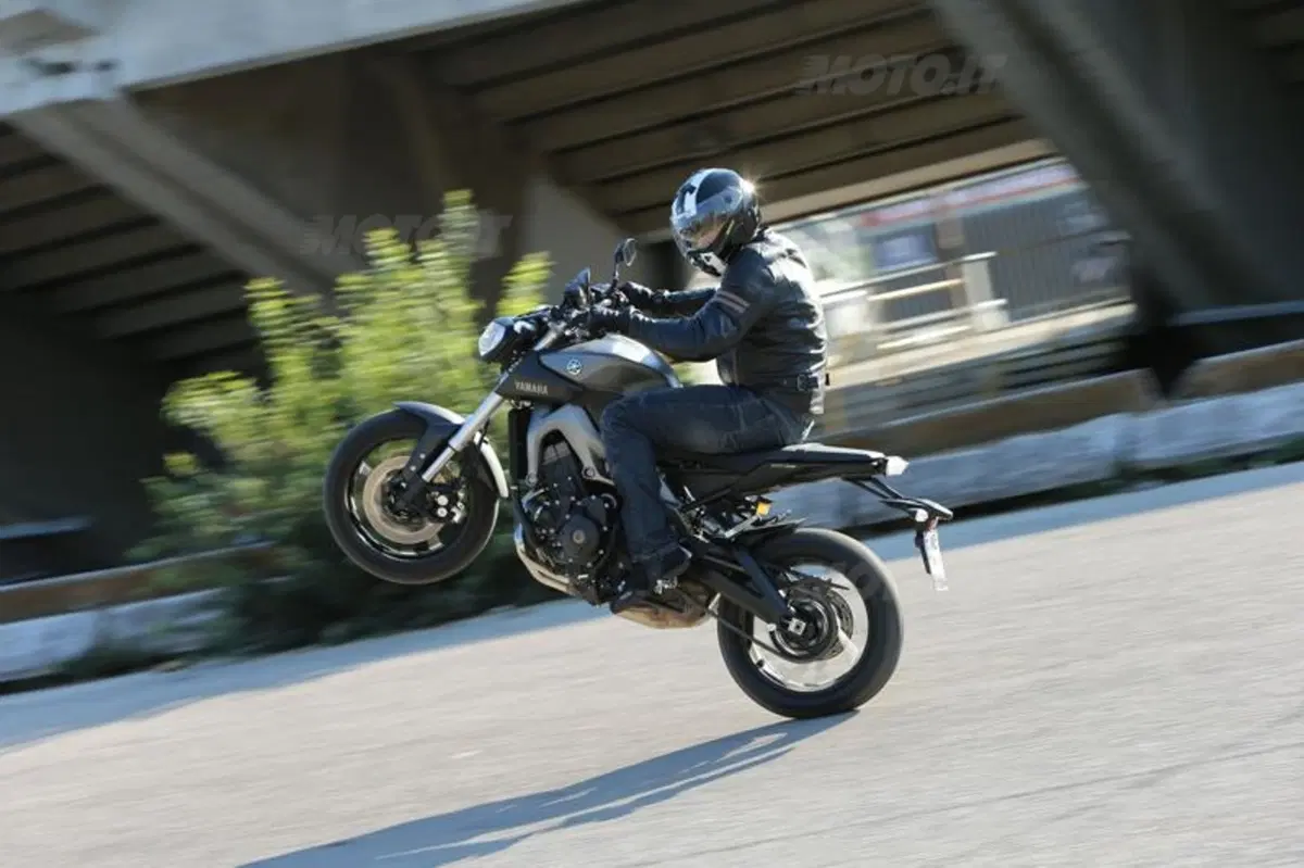 Yamaha MT-09  (9)