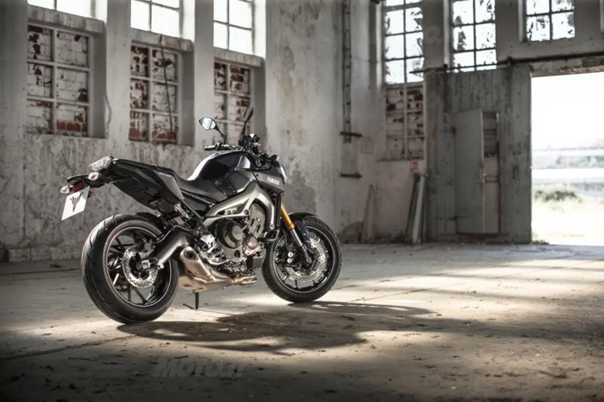 Yamaha MT-09  (17)