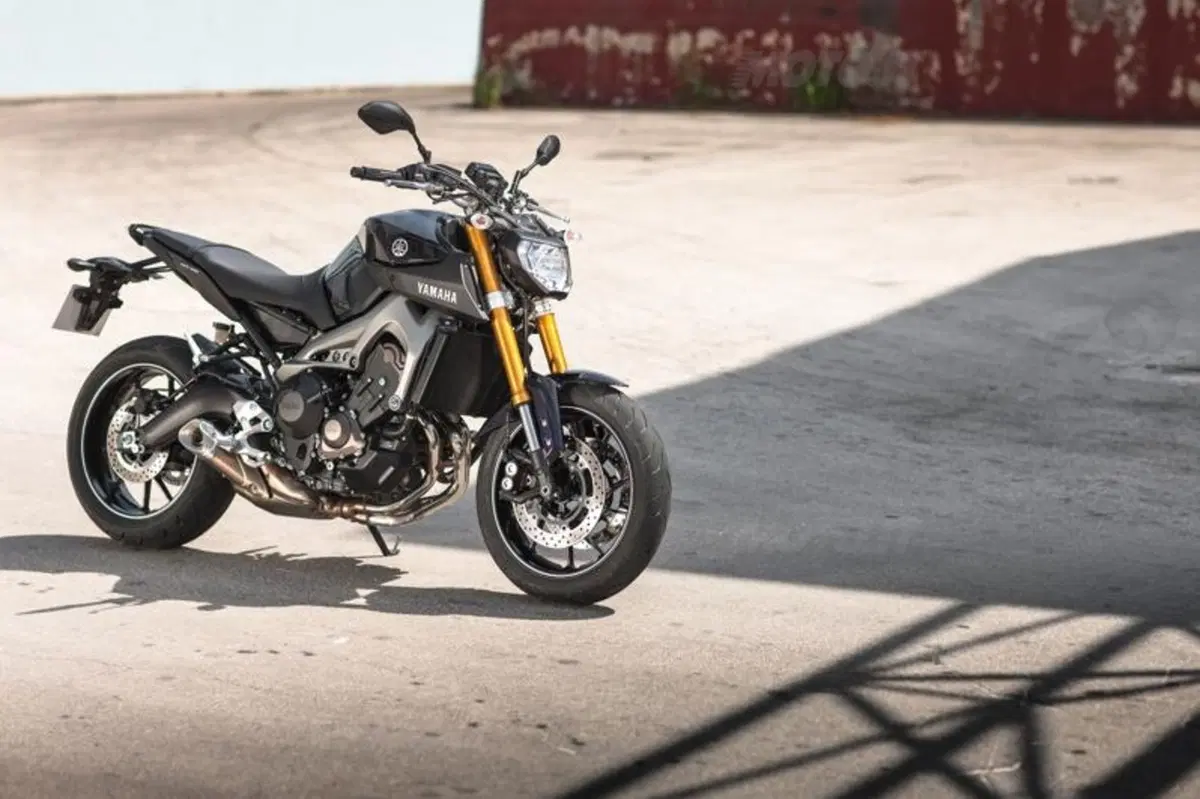 Yamaha MT-09  (30)