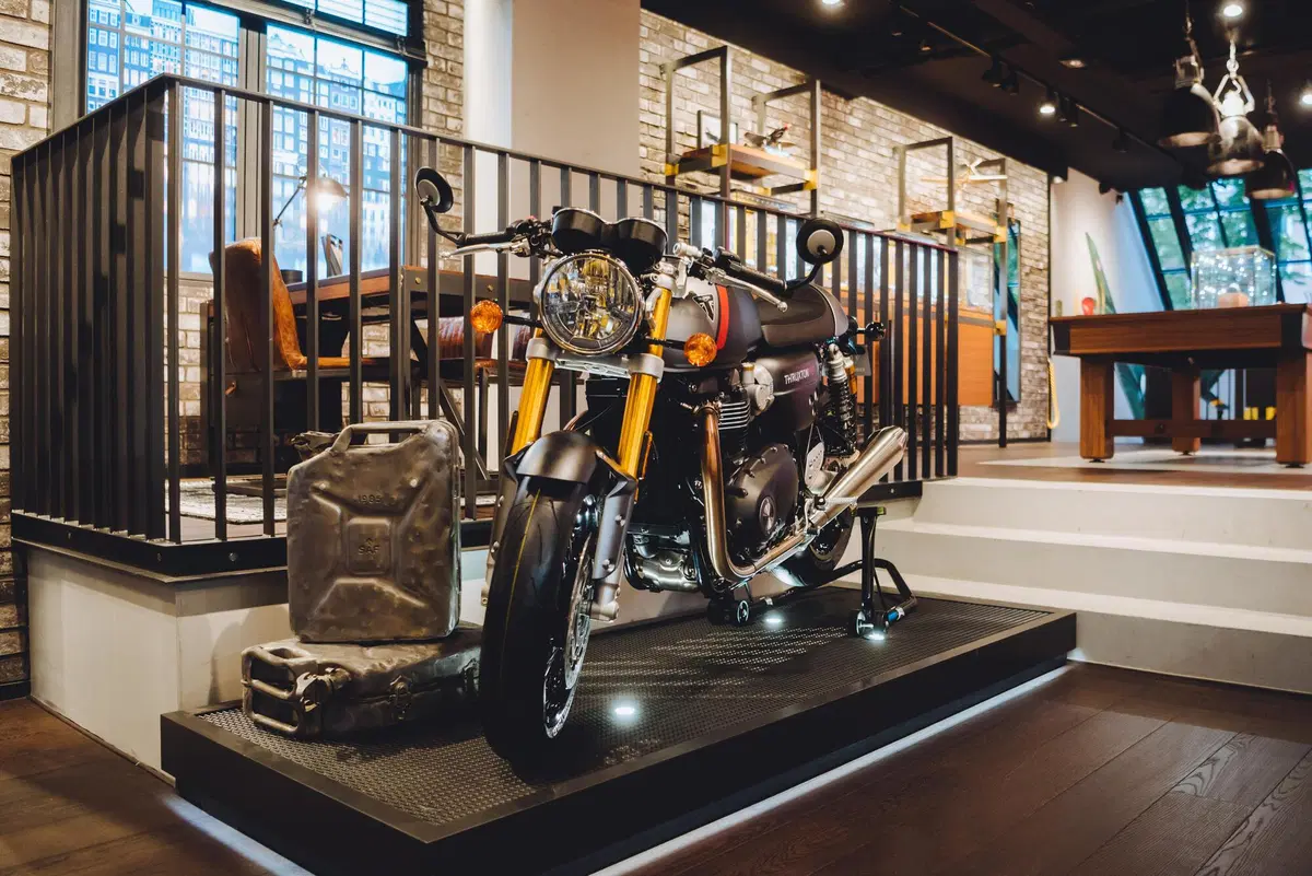 Breitling e Triumph annunciano una partnership a lungo termine