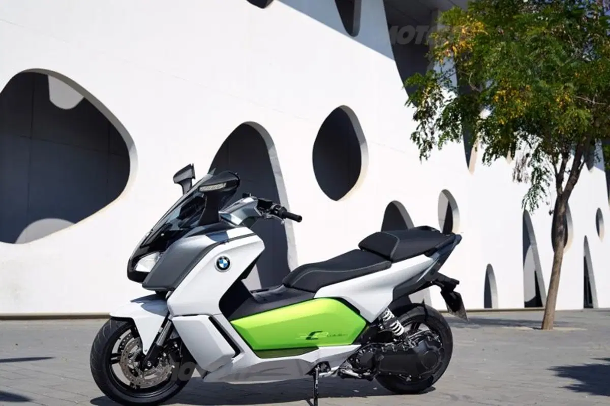 BMW C evolution: pronto il primo scooter elettrico della Casa tedesca (2)