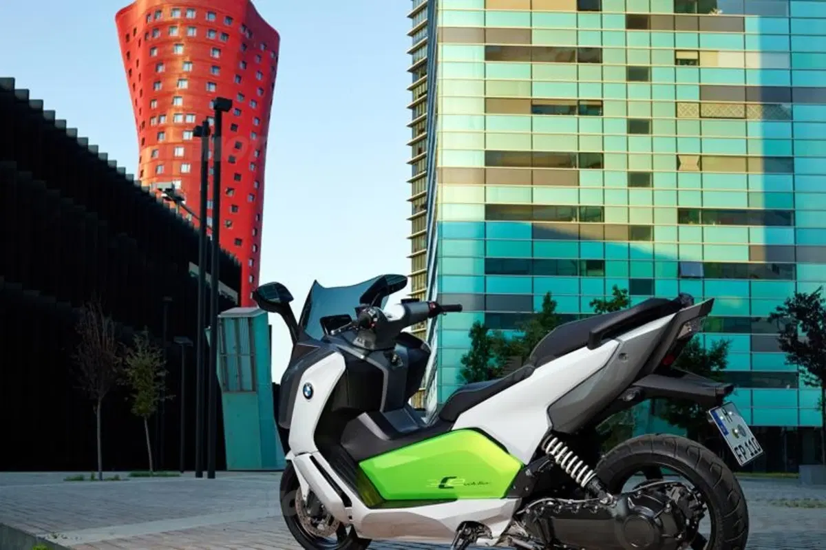 BMW C evolution: pronto il primo scooter elettrico della Casa tedesca (5)