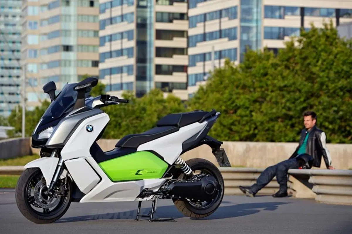 BMW C evolution: pronto il primo scooter elettrico della Casa tedesca (6)