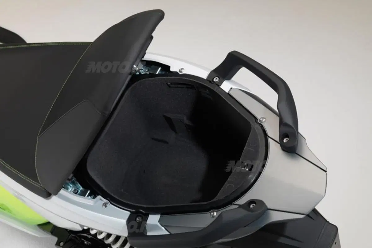 BMW C evolution: pronto il primo scooter elettrico della Casa tedesca (10)