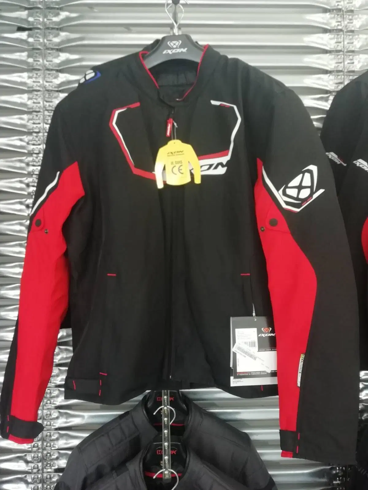 Giacca da moto Ixon, mod. Challenge nero/rosso