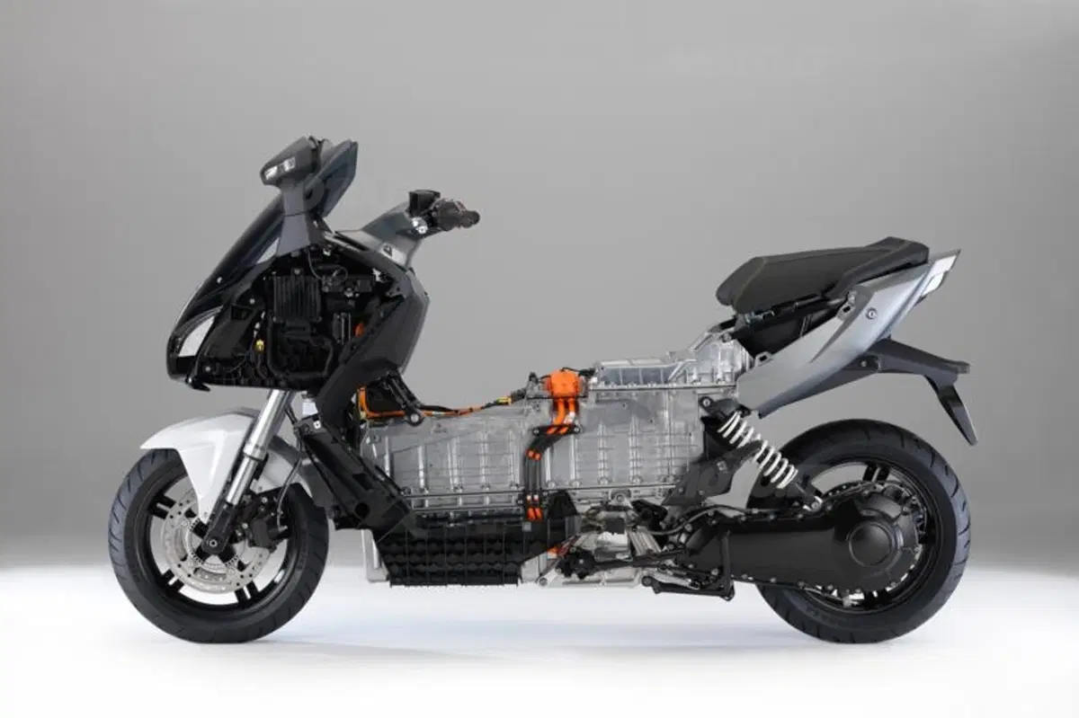 BMW C evolution: pronto il primo scooter elettrico della Casa tedesca (14)