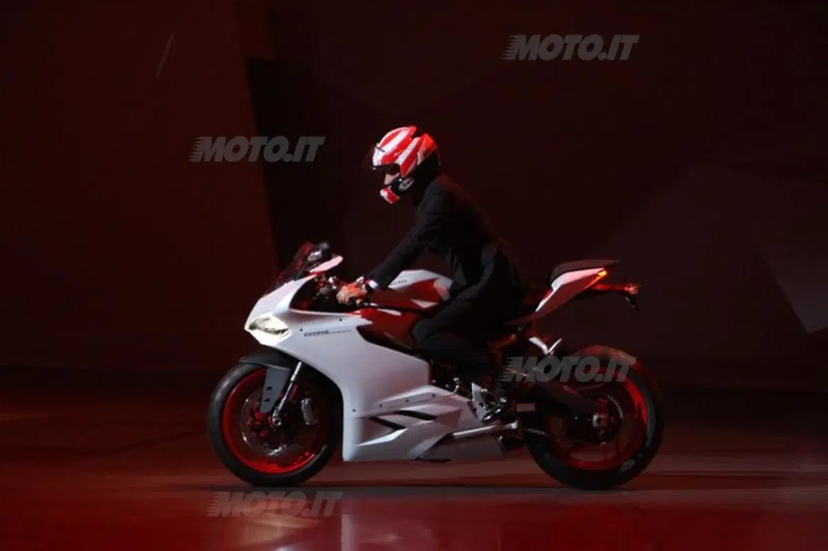 Ducati Panigale 899, ha debuttato a Francoforte (2)