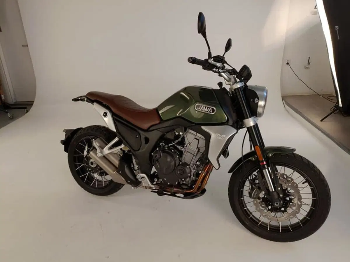 Una Jawa 500 bicilindrica? Spuntano foto sul web (2)