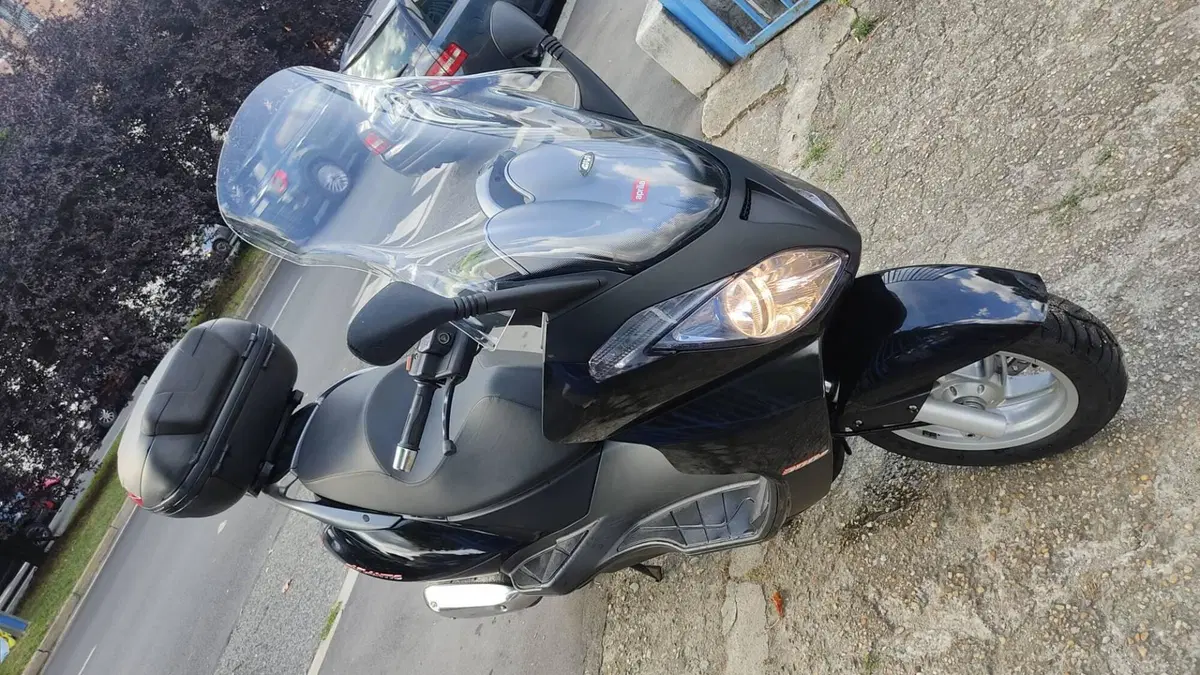 Aprilia Atlantic 300 (2010 - 14) (6)