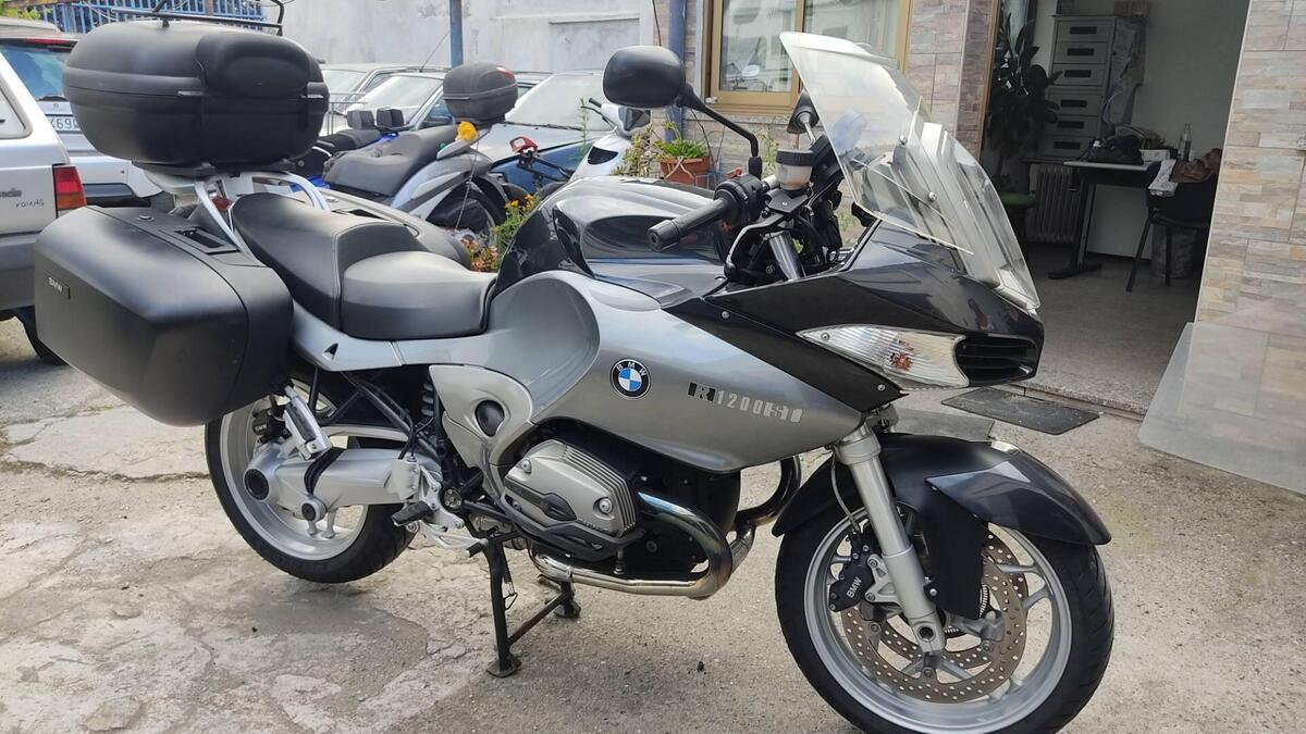 Vendo Bmw R 1200 ST usata a Torino (codice 8417768) Moto.it Vendo Bmw R 1200 ST usata a Torino (codice 8417768) Moto.it