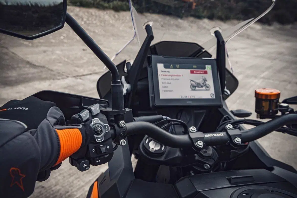 Nuova KTM 1290 Super Adventure S 2021: scheda tecnica, foto e dati (7)