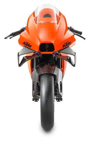 KTM RC8C 2022, supersportiva solo pista. Prezzo e foto (3)