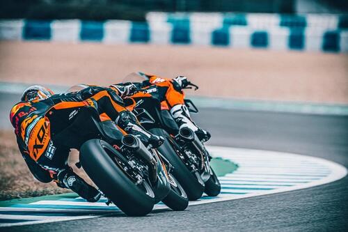 KTM RC8C 2022, supersportiva solo pista. Prezzo e foto (9)