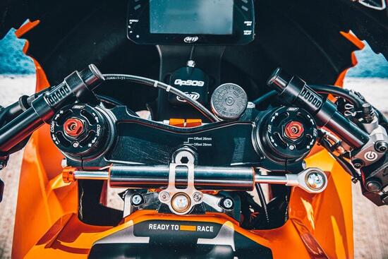 Il ponte di comando della KTM RC 8C