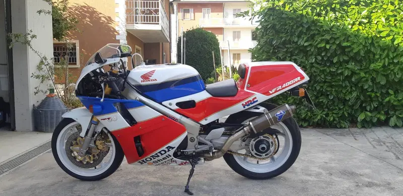 Honda VFR 400 NC 30