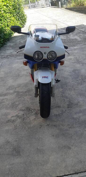 Honda VFR 400 NC 30 (3)