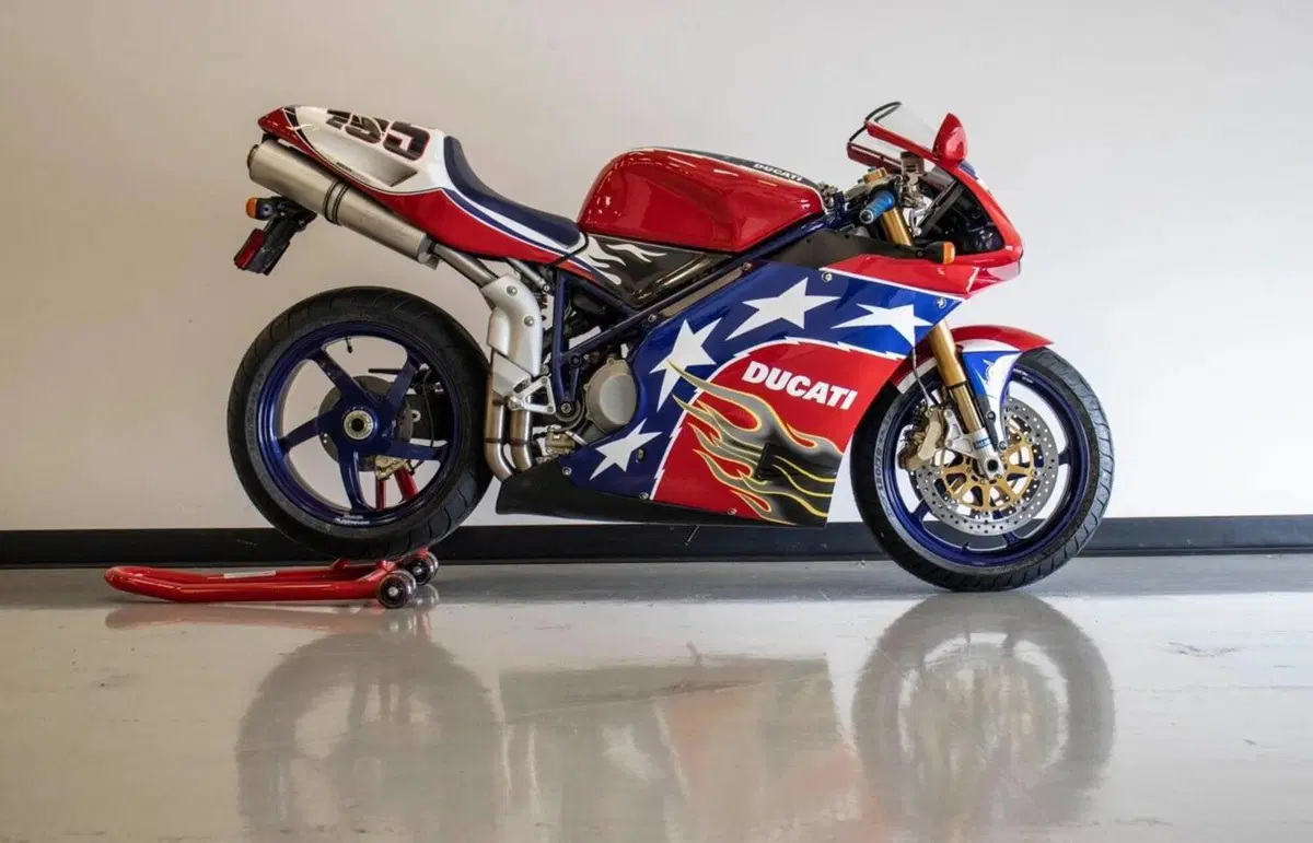 Venduta! Una Ducati 998S Ben Bostrom Replica del 2002 con sole 2 miglia (2)