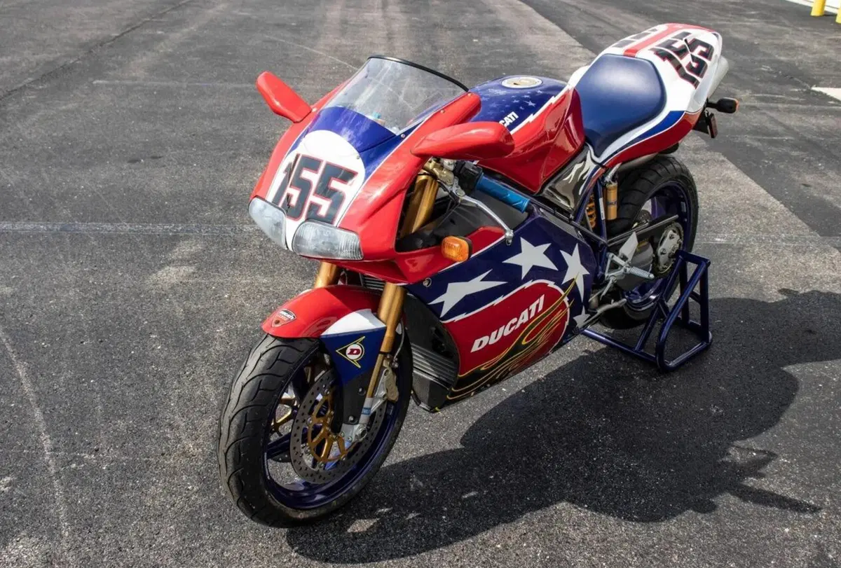 Venduta! Una Ducati 998S Ben Bostrom Replica del 2002 con sole 2 miglia (5)
