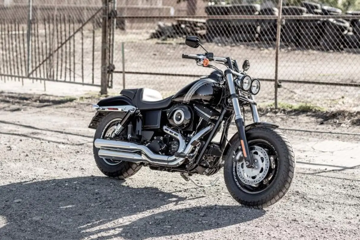 Harley-Davidson Dyna Fat Bob (15)