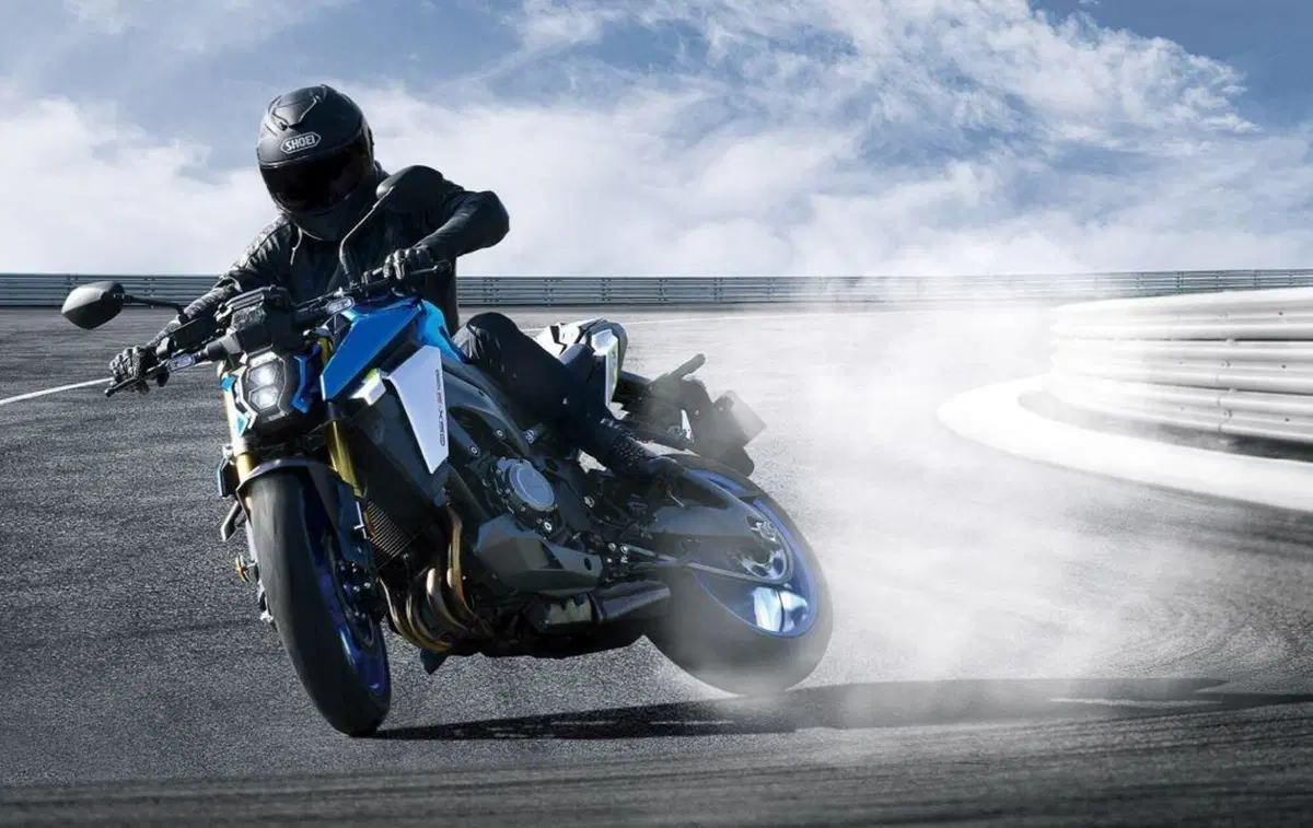 Nuova Suzuki GSX-S 1000 2021: estetica più aggressiva e non solo [EMBARGO NON PUBBLICARE]