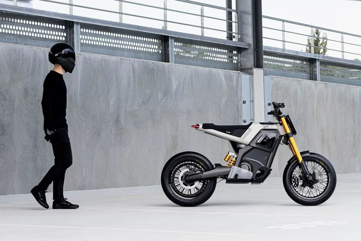 DAB Concept-E, supermoto minimal per la città (2)